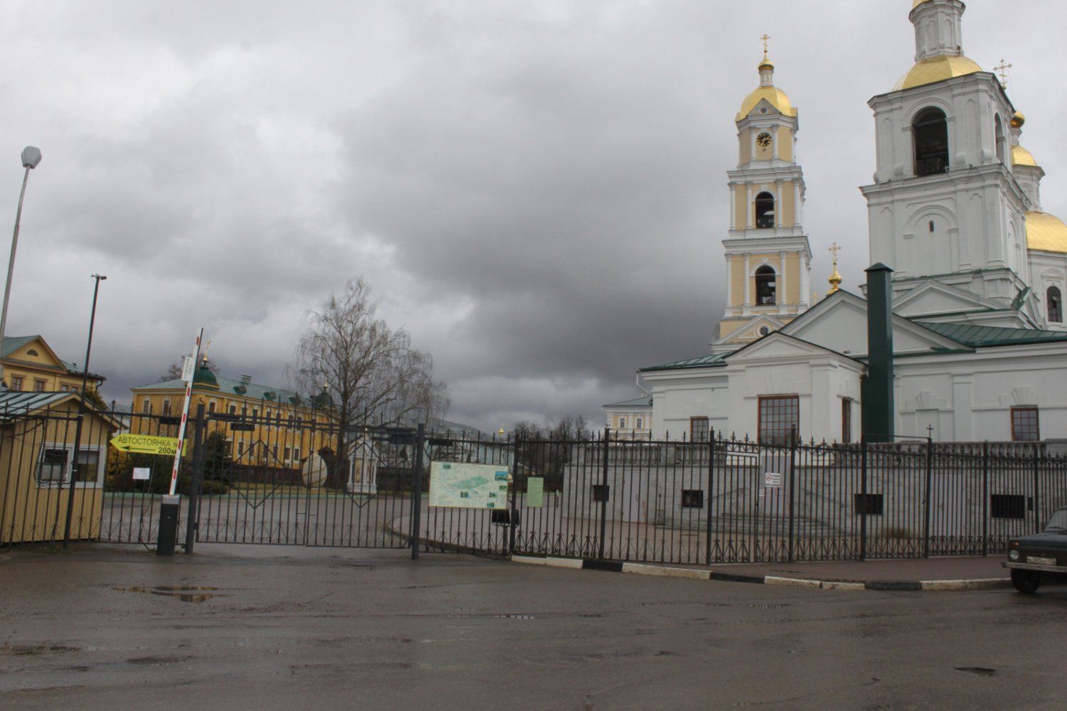 Власти закрыли въезд в Дивеево